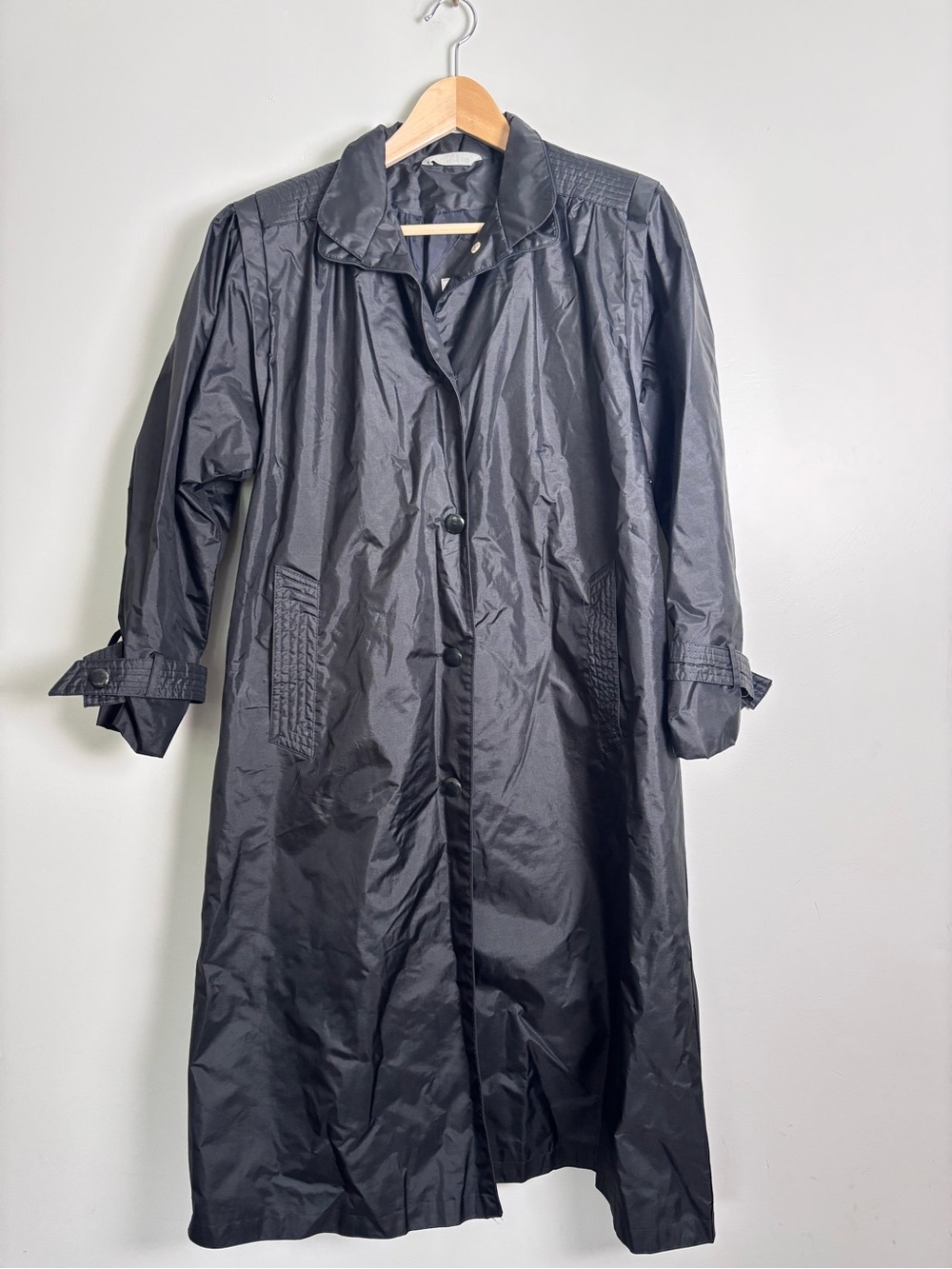 VTG 70s B.B.I. Shiny Black Trench Coat-Women's 4-Shoulder Pads-Rain/City/Retro